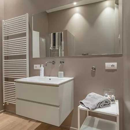 Apartman Roma - By Myhomeincomo