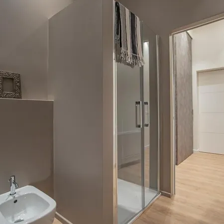 Apartman Roma - By Myhomeincomo *