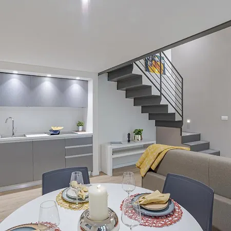 Appartamento Roma - By Myhomeincomo