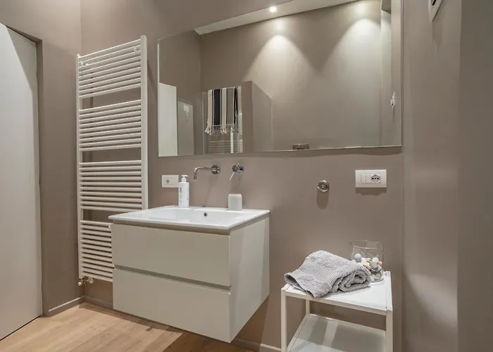 아파트 Roma - By Myhomeincomo