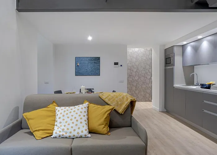 Roma - By Myhomeincomo 아파트 코모